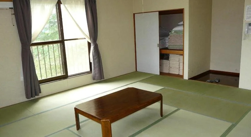 Pension Ressha House