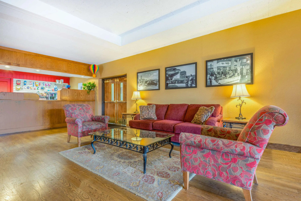 Ramada by Wyndham Albuquerque Airport