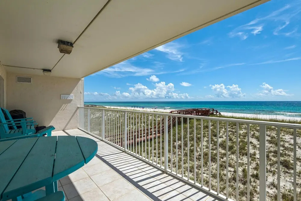 Sea Oats 4 Bedroom Condo by RedAwning