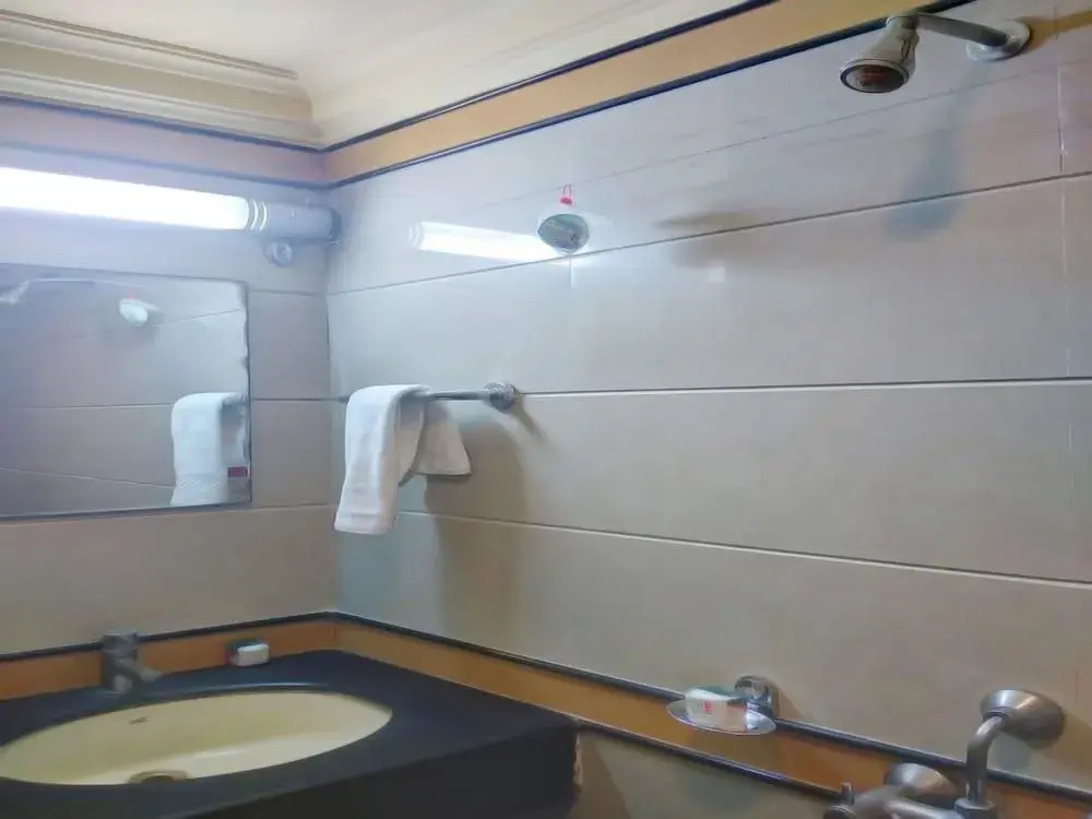 Oyo 333 Hotel Crystal Homes