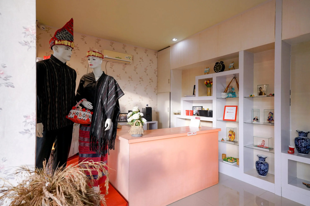 RedDoorz Plus @ Jalan FL Lumban Tobing Sibolga