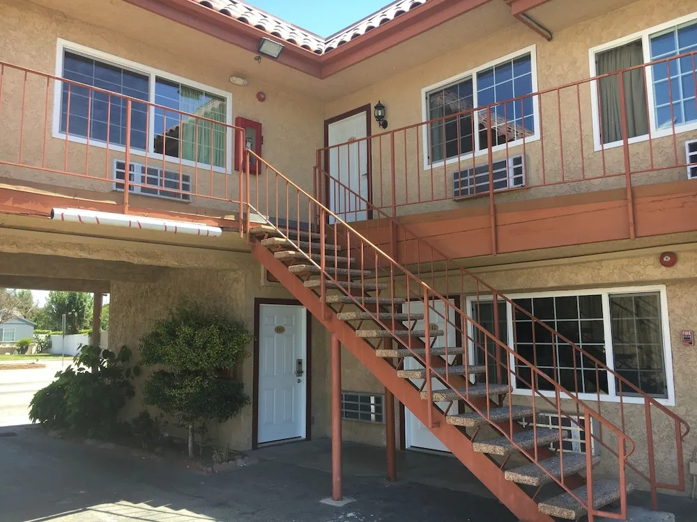 norwalk inn & suites