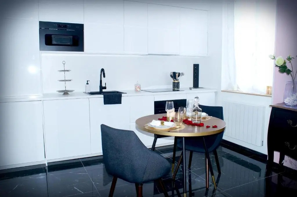Le Vénus - Appartement SPA Privatif Balnéo Sauna