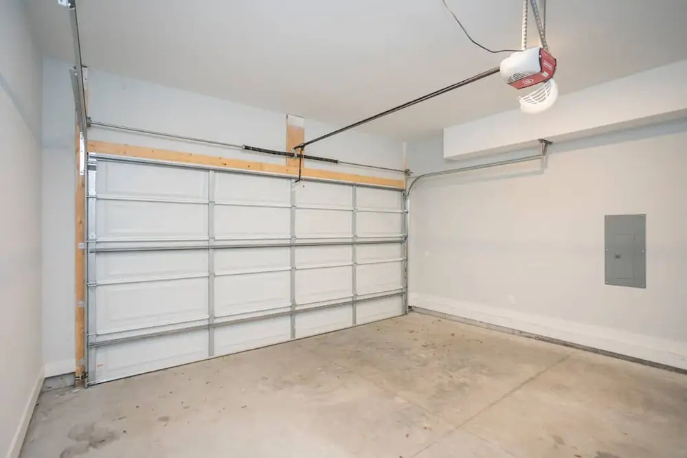Ryman by Avantstay Centrally Located Townhouse w/ Stylish Interior & Porch Swings!