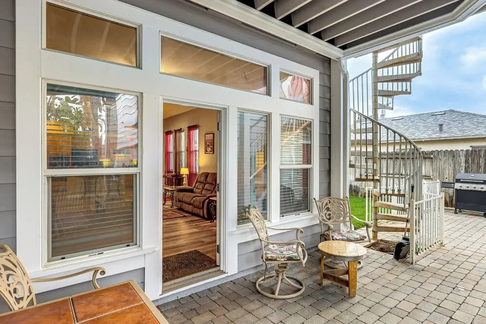Napa Nearby! Large Home w/ Hot Tub & Dtwn Access