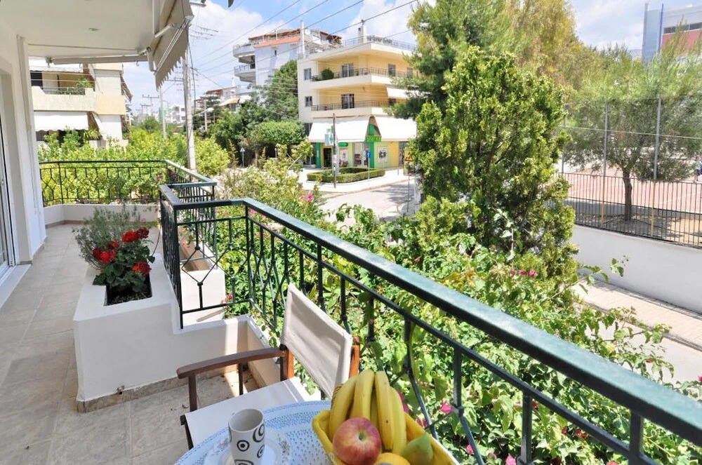 Family Apartment at Glyfada Close to the Beach