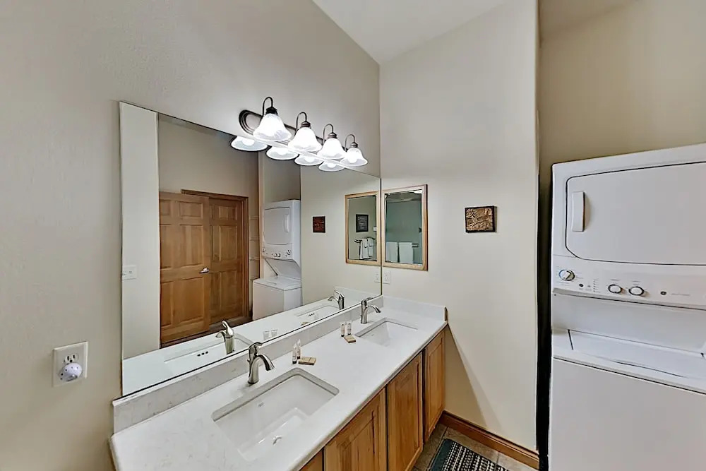 848brpd6 2 Bedroom Condo