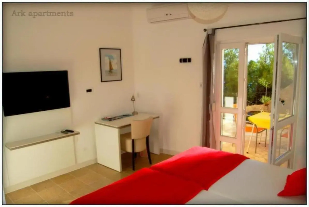 Room in Guest Room Comfy Apartments Next to the Beach