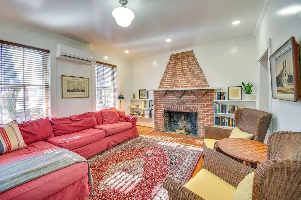 Radiant Gloucester House w/ Private Porch