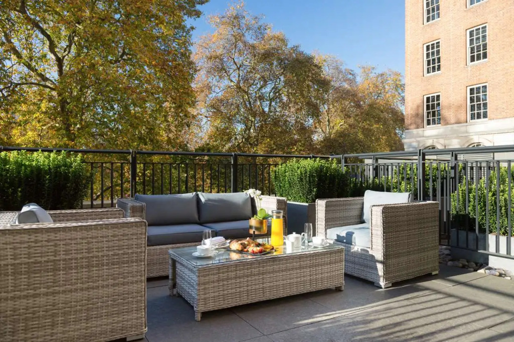 Grosvenor House Suites