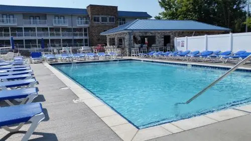 Put-in-Bay Poolview Condo #4