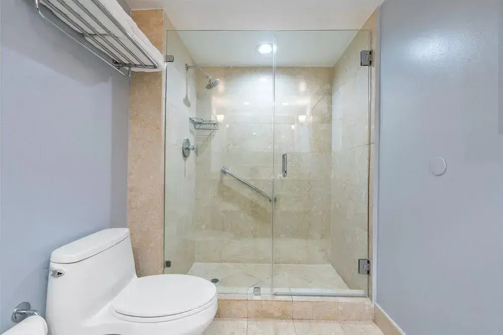 1 Bedroom Suite at Galleryone 1 Condo by Redawning