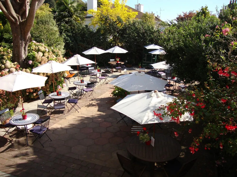 The Old Bank House Hotel
