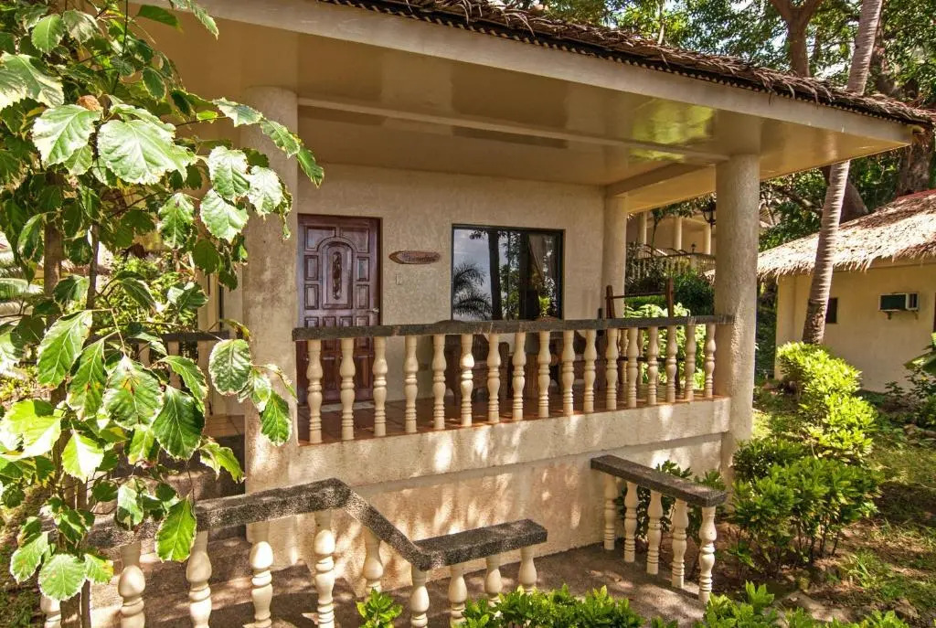 Easy Diving and Beach Resort