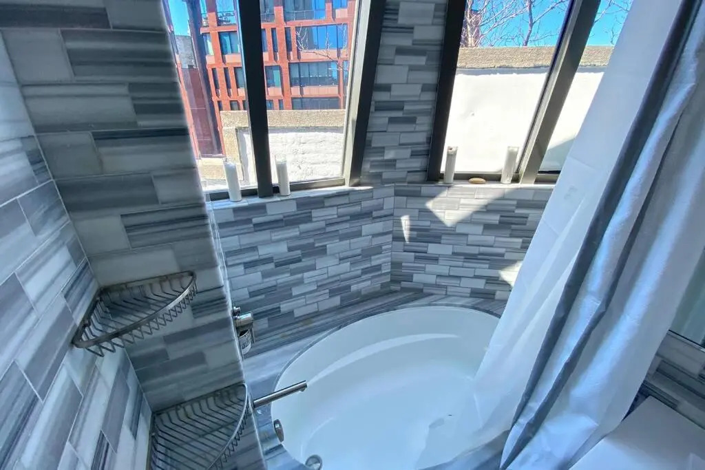 Beautiful 3 Bdrm 2 Bath Private Luxury Townhouse!