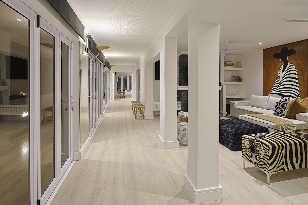 Clifton YOLO Spaces - Clifton Petite Villa