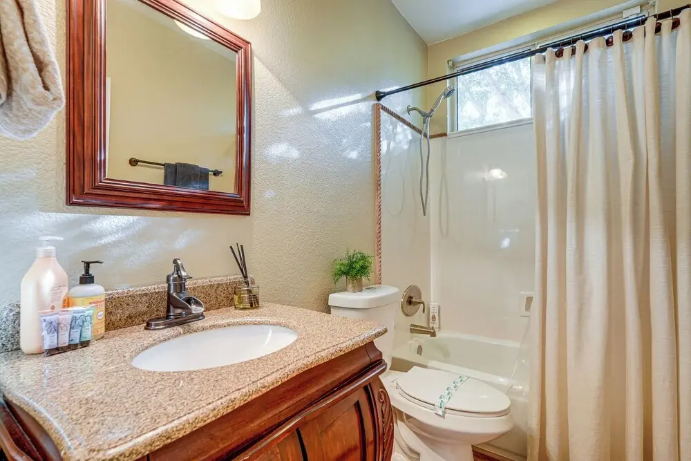 Heated/cooled Pool: Spacious Mesa Home Near Golf!
