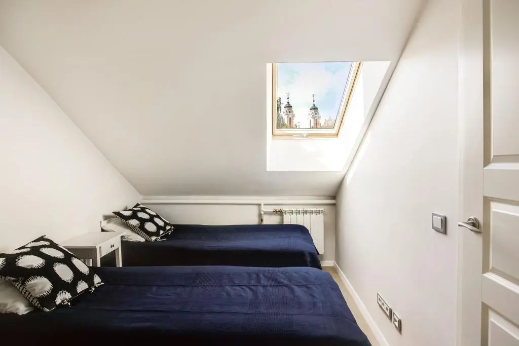 3bdr Modern and Stylish Apartment - Heart of Old Town by Houseys
