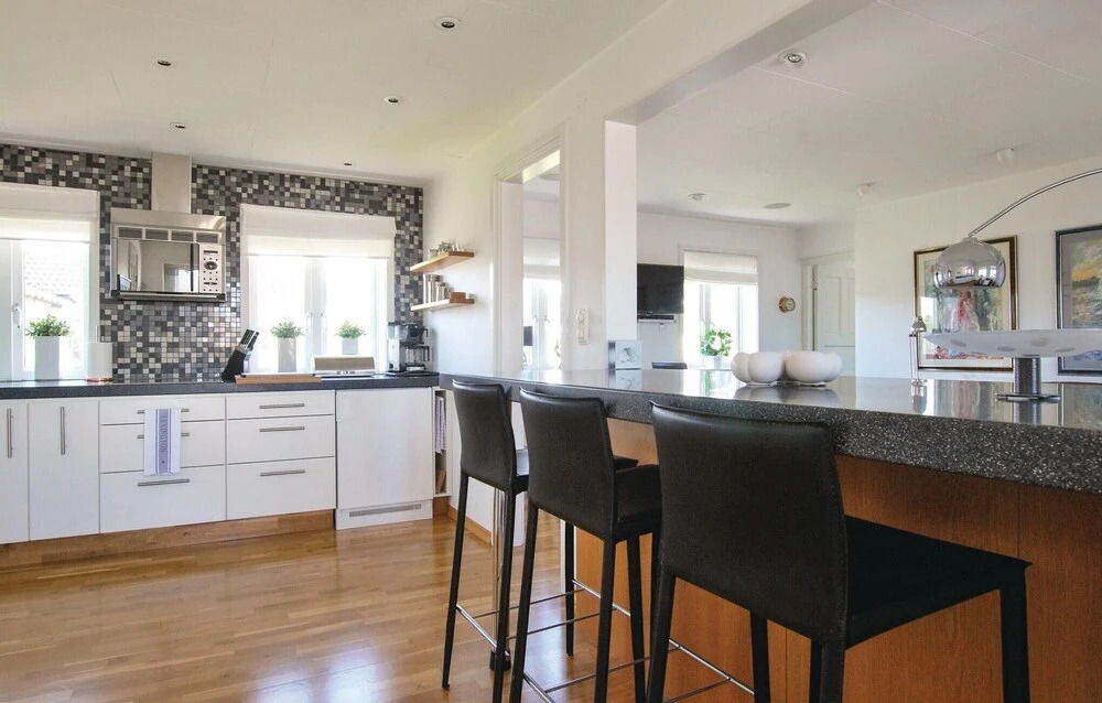 Nice Home In Borgholm With Wifi