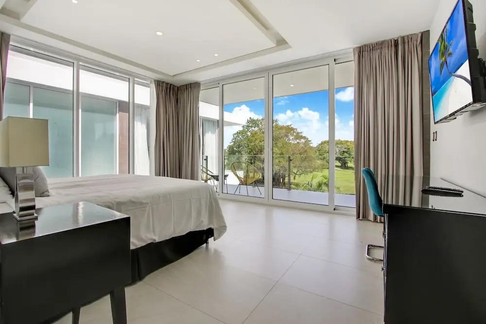 Ultra Modern Villa with Chef & Maid