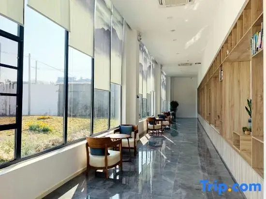 Yuanshanshe Homestay (Guilin Rongchuang Paradise University of Technology)