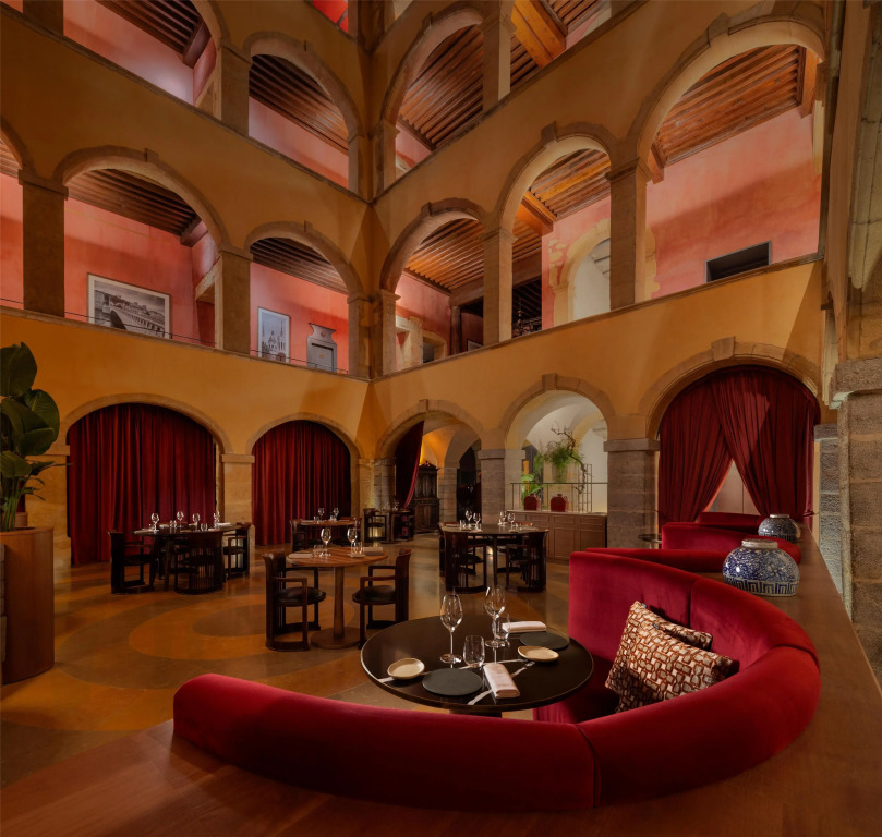 Cour des Loges Lyon, A Radisson Collection Hotel