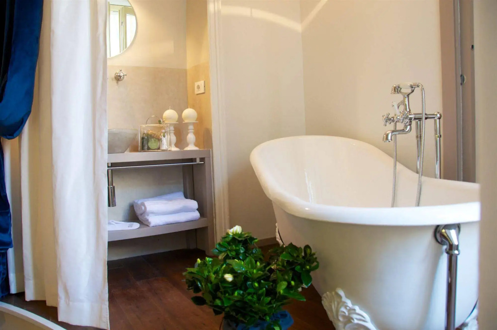V Collection Piazza Farnese Luxury Suites