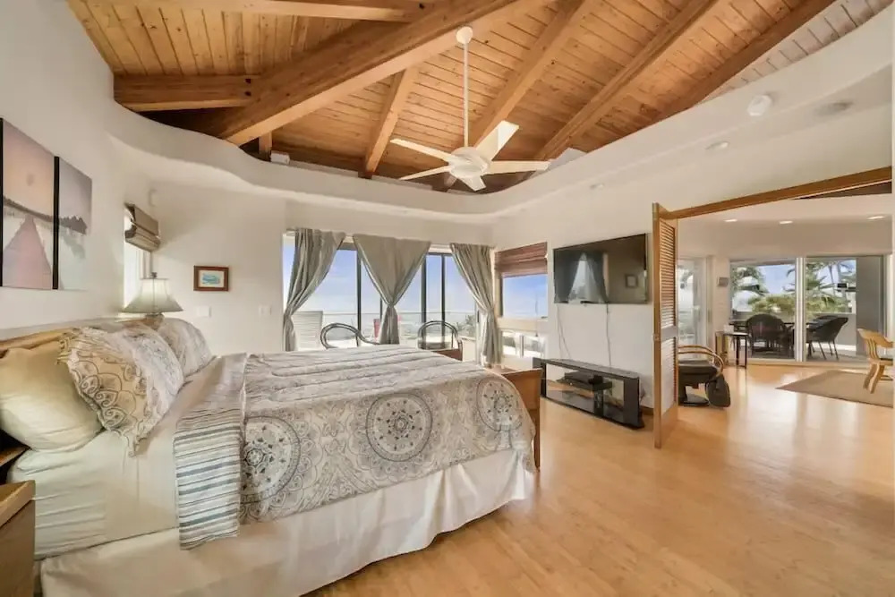 Kona Wa'a Paradise Getaway