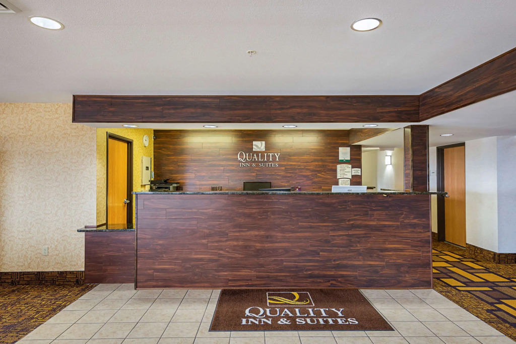 Quality Inn & Suites Belmont - Platteville