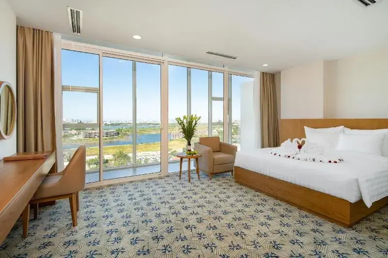Lamanga Hotel & Suites Danang