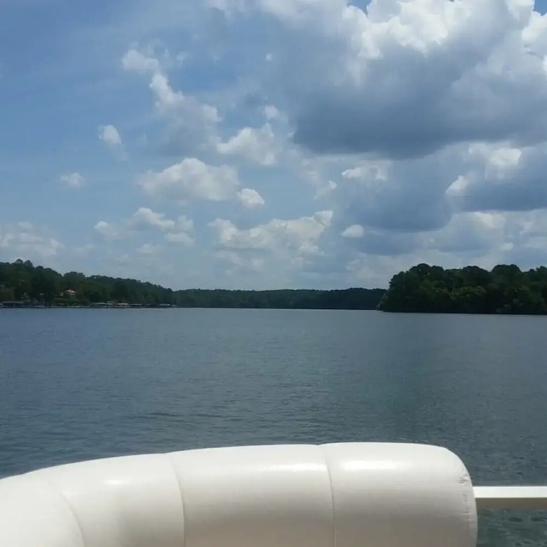 Waterfront Listing - 3 Bedroom 3 Bath on Secluded Private Cove,great Location