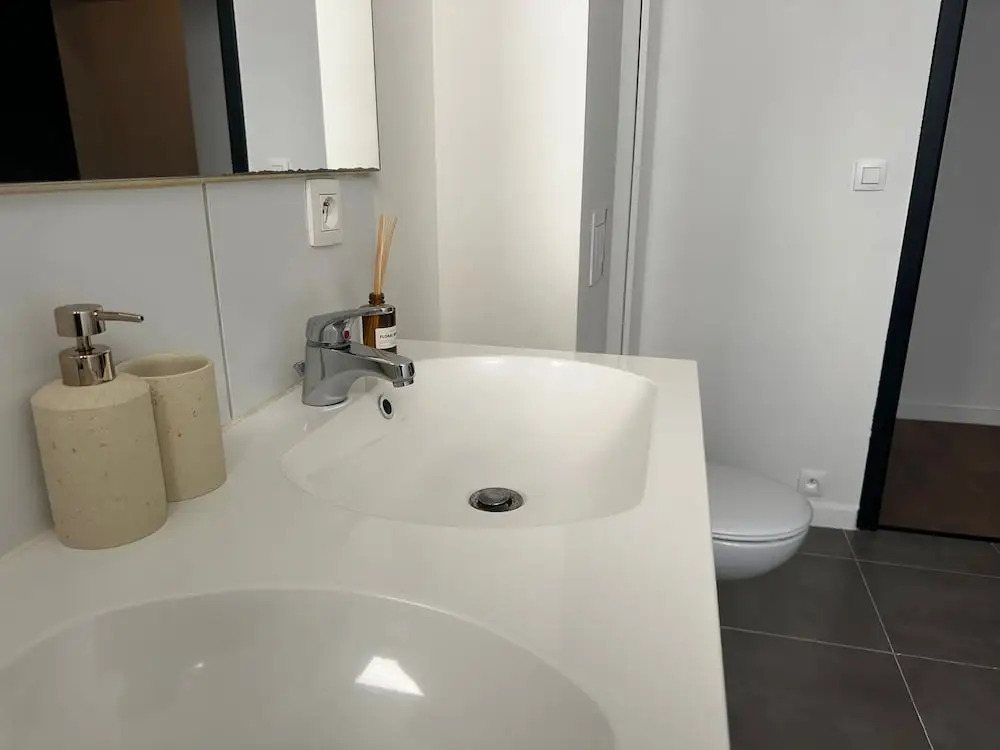 Stylish 2BR With 1LR Near to City Center
