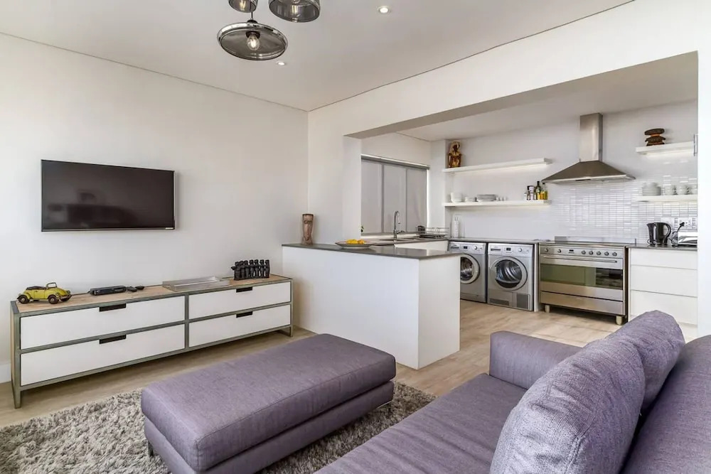 Ocean Front Apartment w Sea Views Pleasant Ways