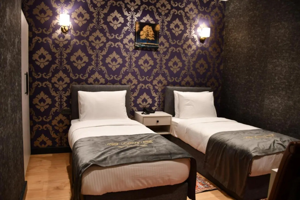 Hmz LUXURY HOTEL
