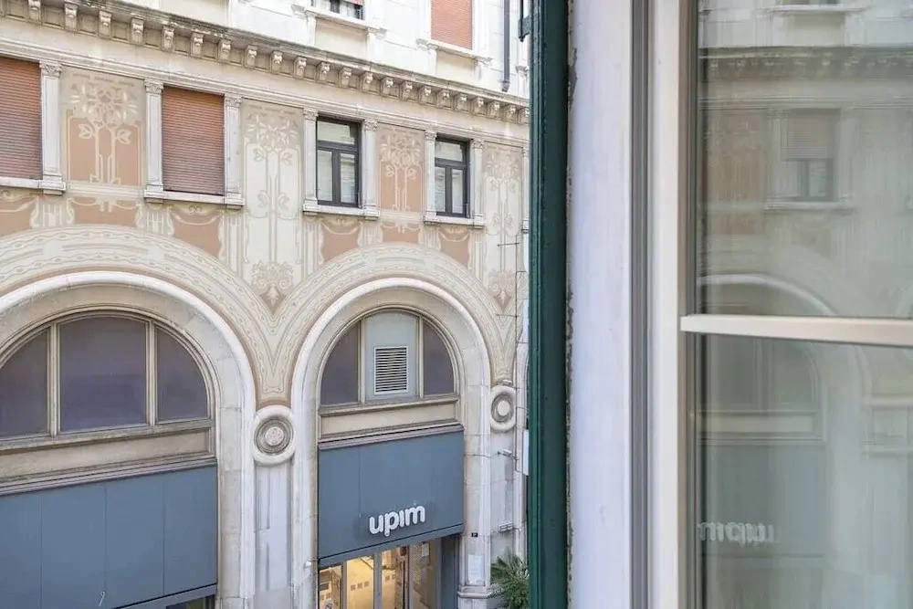 Chic Trieste Gem