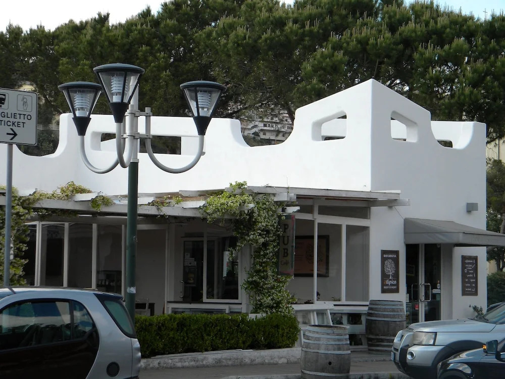 HOTEL GENOVA