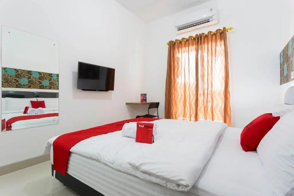 RedDoorz Plus @ Boulevard Residence BSD