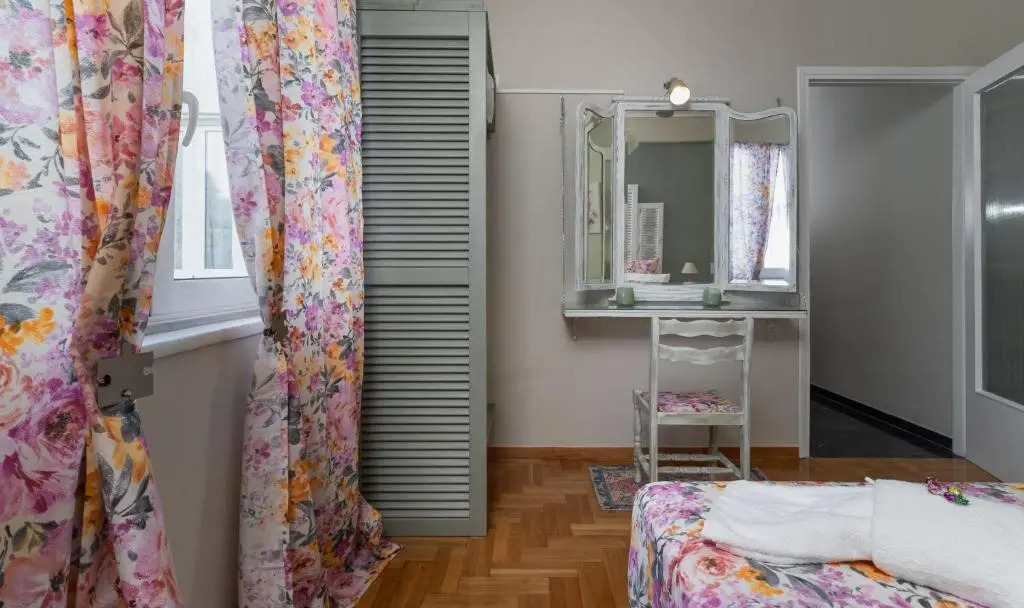 Athens Flower Apartment