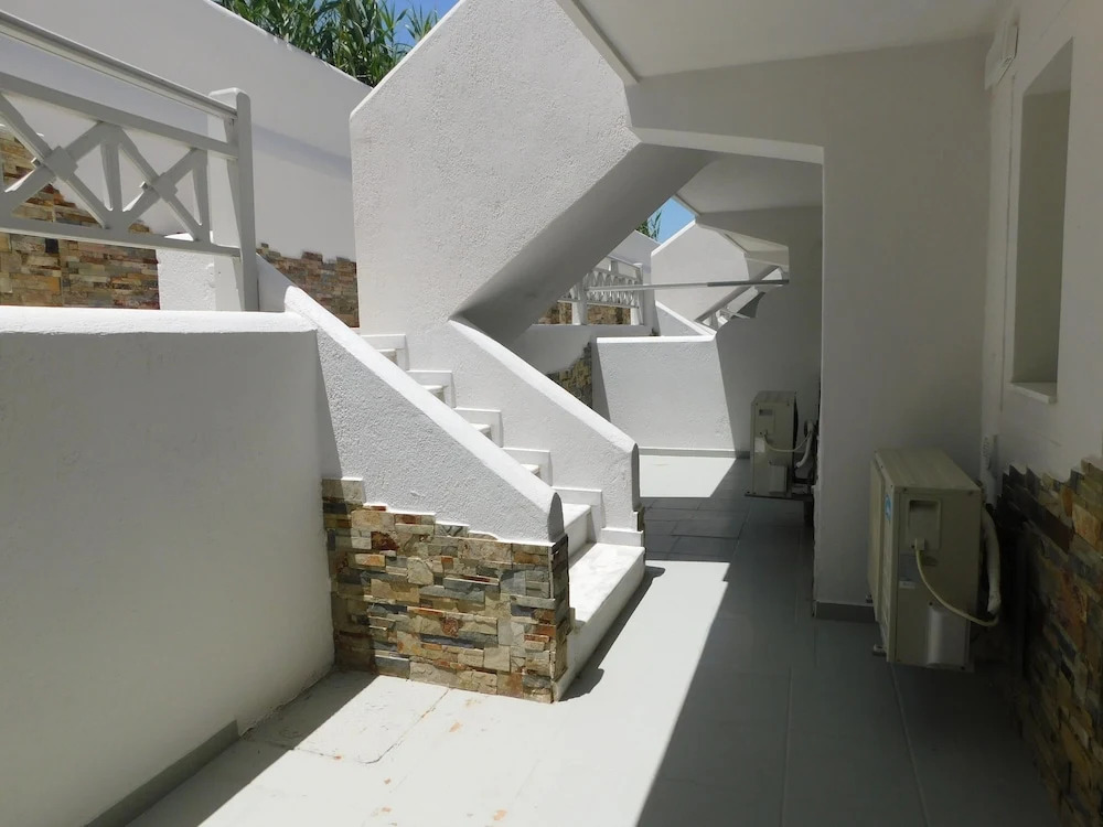 Sea La Vie Beachfront Suites