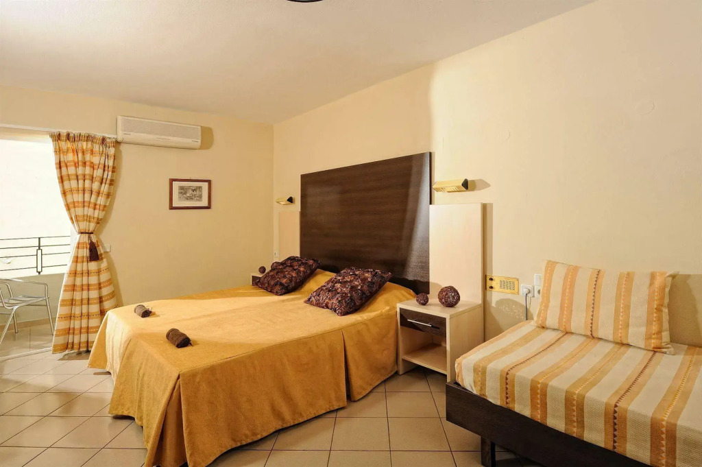 Apollo Apartments