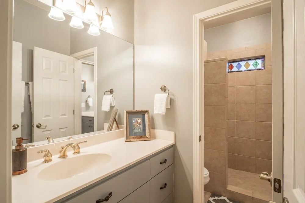 Gruene Vista On The Guadalupe 4 Bedrooms 3.5 Bathrooms Home
