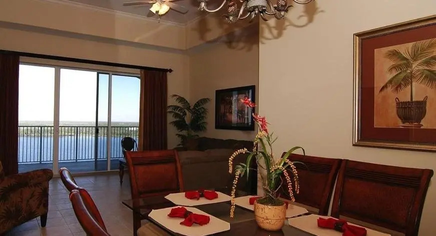 Penthouse Close to Disney area and Malls water view