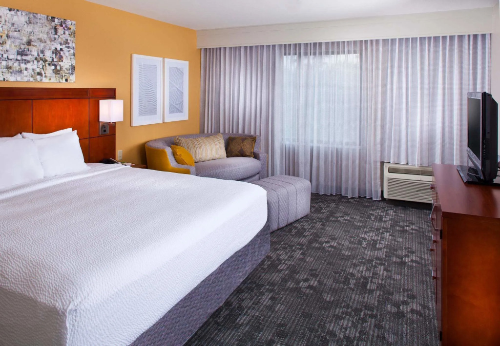 Courtyard by Marriott Covington / Mandeville
