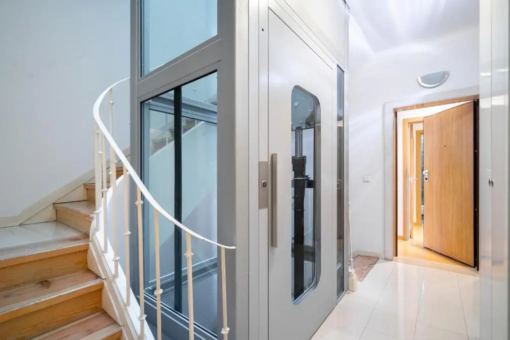 Premium Family Apartment W/ Lift, Ac & Barbecue
