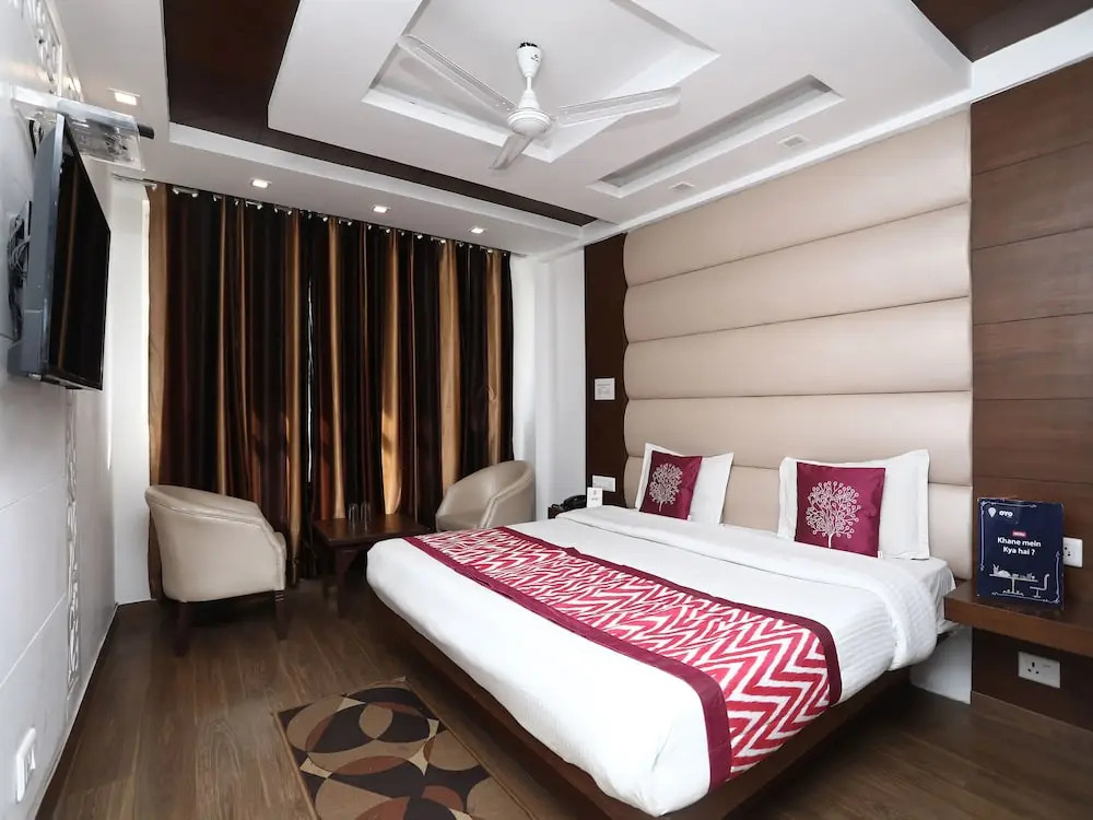 OYO 6119 Hotel Royal Classic