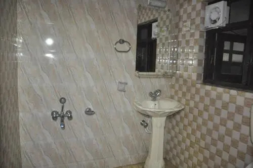 Hotel Kashmir Inn