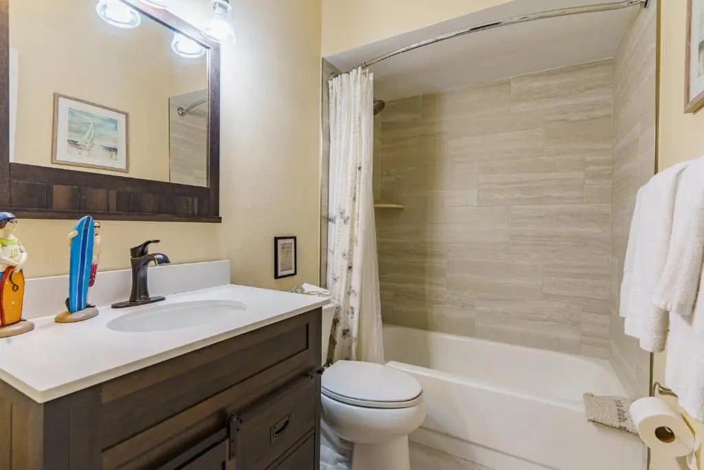Siesta Get Away - A Beautiful NEW Tropical Escape 1 Block From The Water