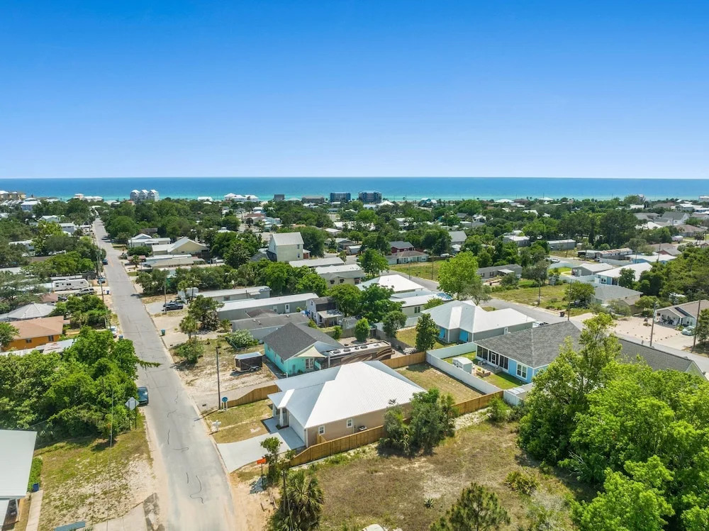 Amazing New 3br/2ba Laguna Beach! / 6p GOLF CART: 2 mins to Beach/West PCB