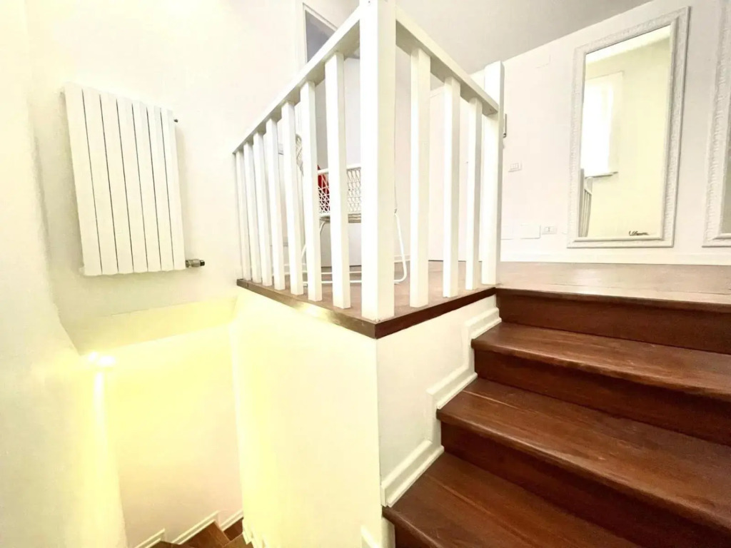 Ampia moderna casa su 2 piani nel cuore di Verona