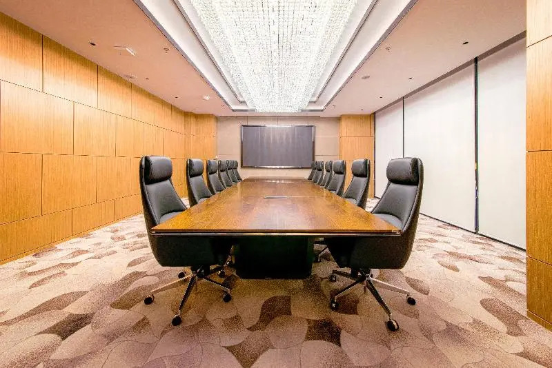 Xinyi Central Orange Crystal